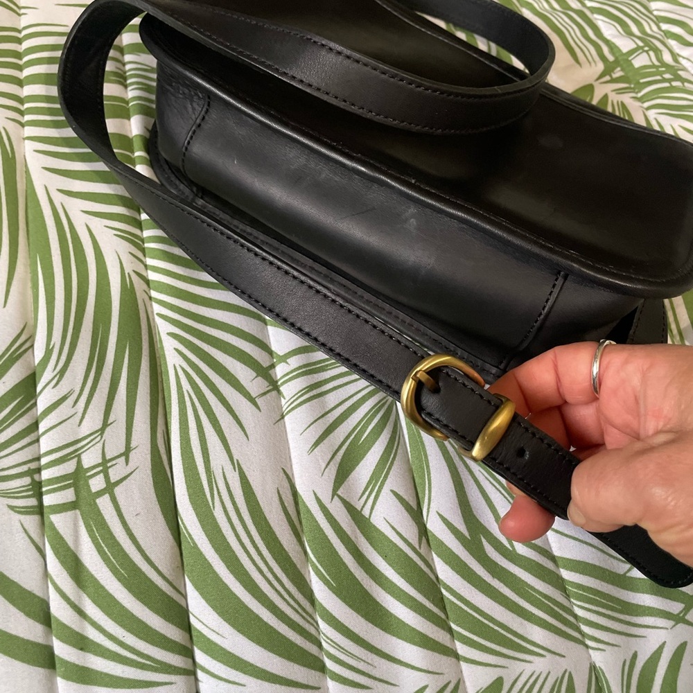 Coach Black Leather Shoulder Bag with Gold Hardware - Picture 7 of 9